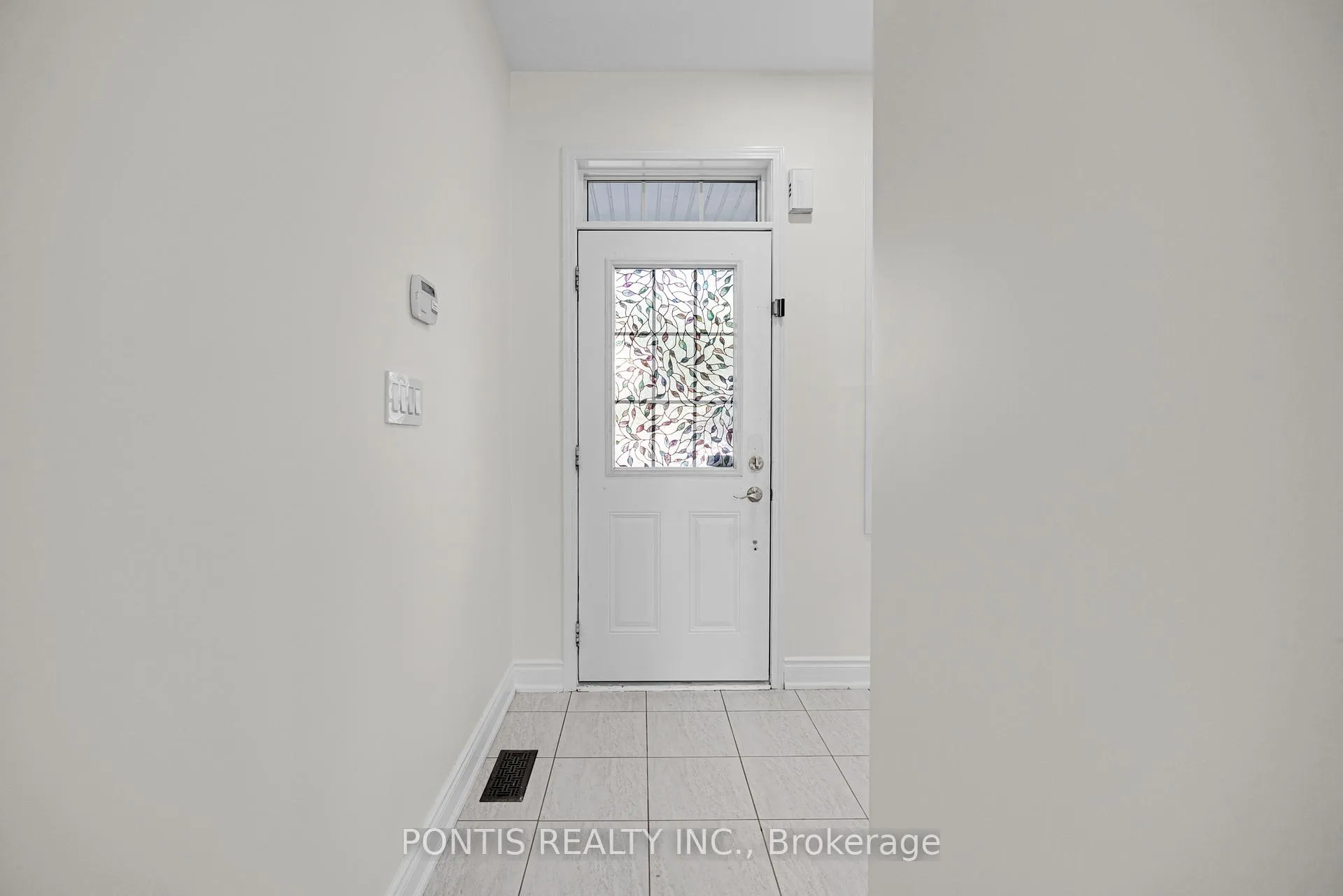 Photo 3 of Unit Main, 6 Dulverton Drive, Brampton, Northwest Brampton — HOMEH