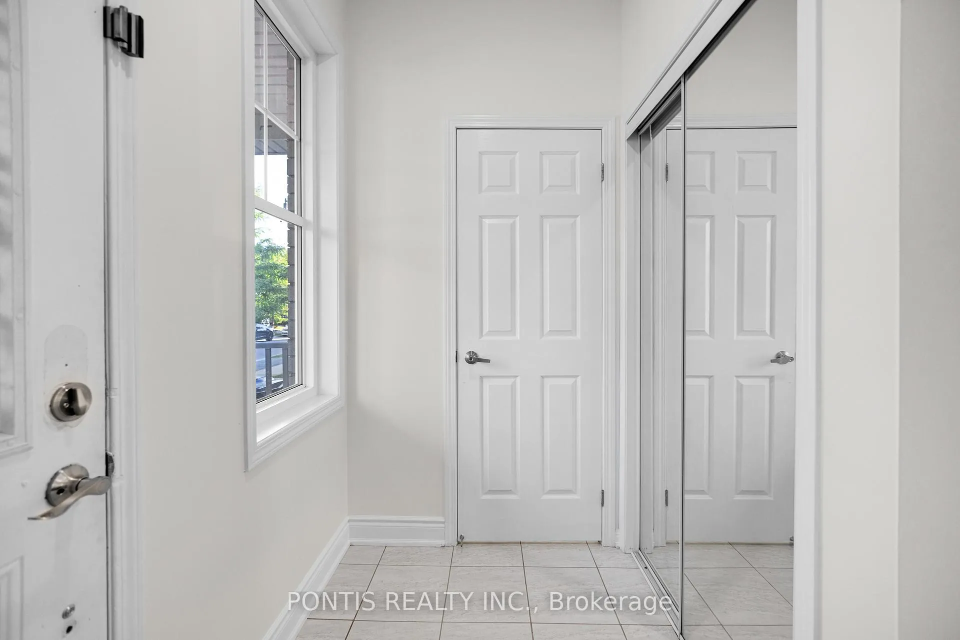 Photo 4 of Unit Main, 6 Dulverton Drive, Brampton, Northwest Brampton — HOMEH