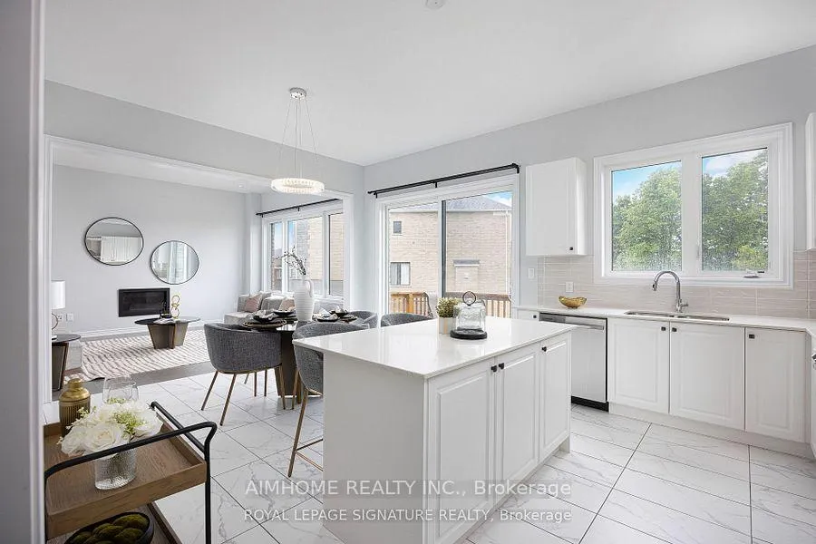 Photo 6 of 92 Woodhaven Avenue, Aurora, Aurora Estates — HOMEH