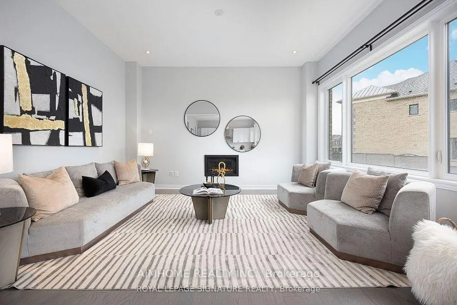 Photo 9 of 92 Woodhaven Avenue, Aurora, Aurora Estates — HOMEH