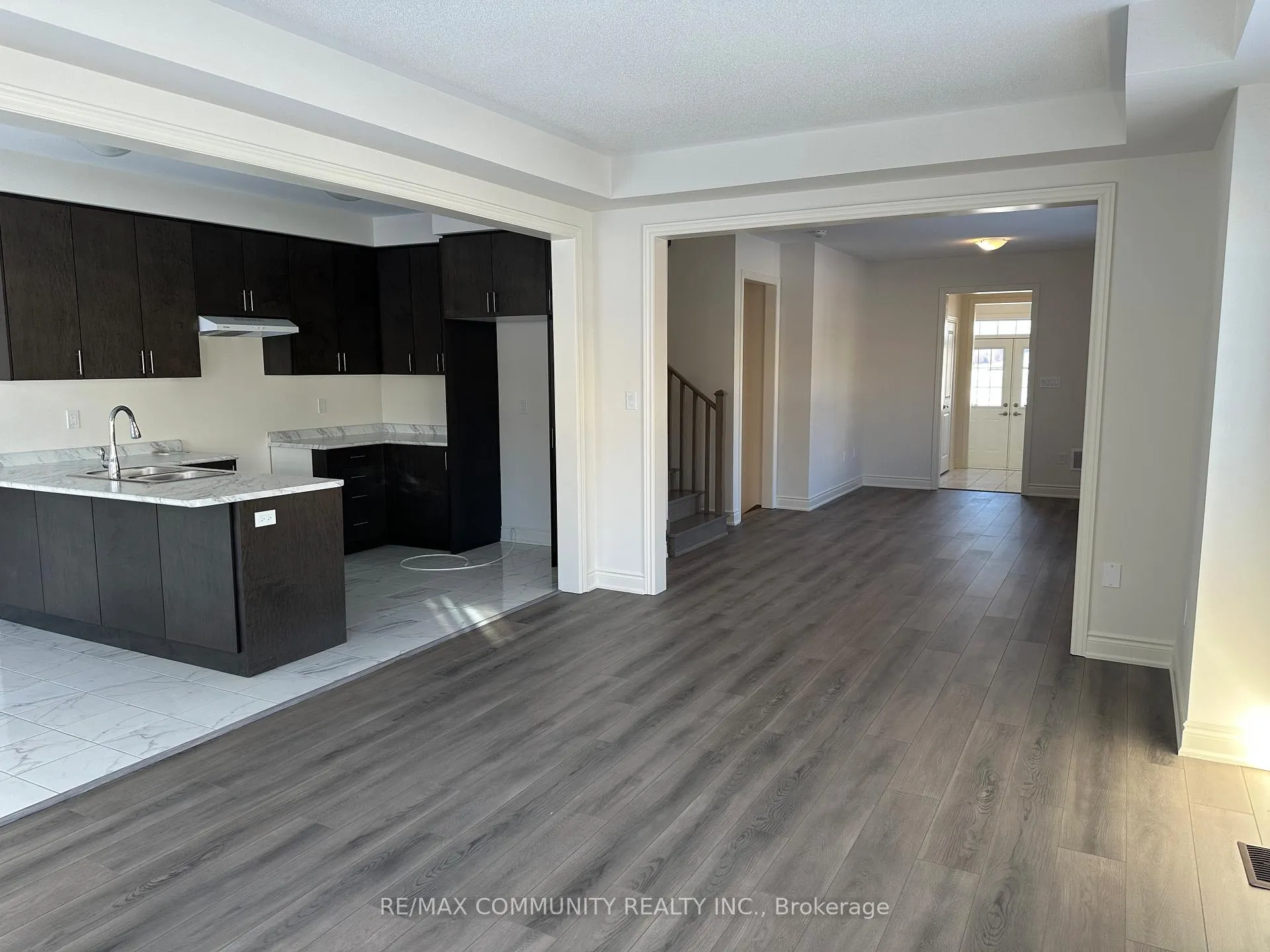 Photo 7 of 2225 Crystal Drive, Oshawa, Kedron — HOMEH