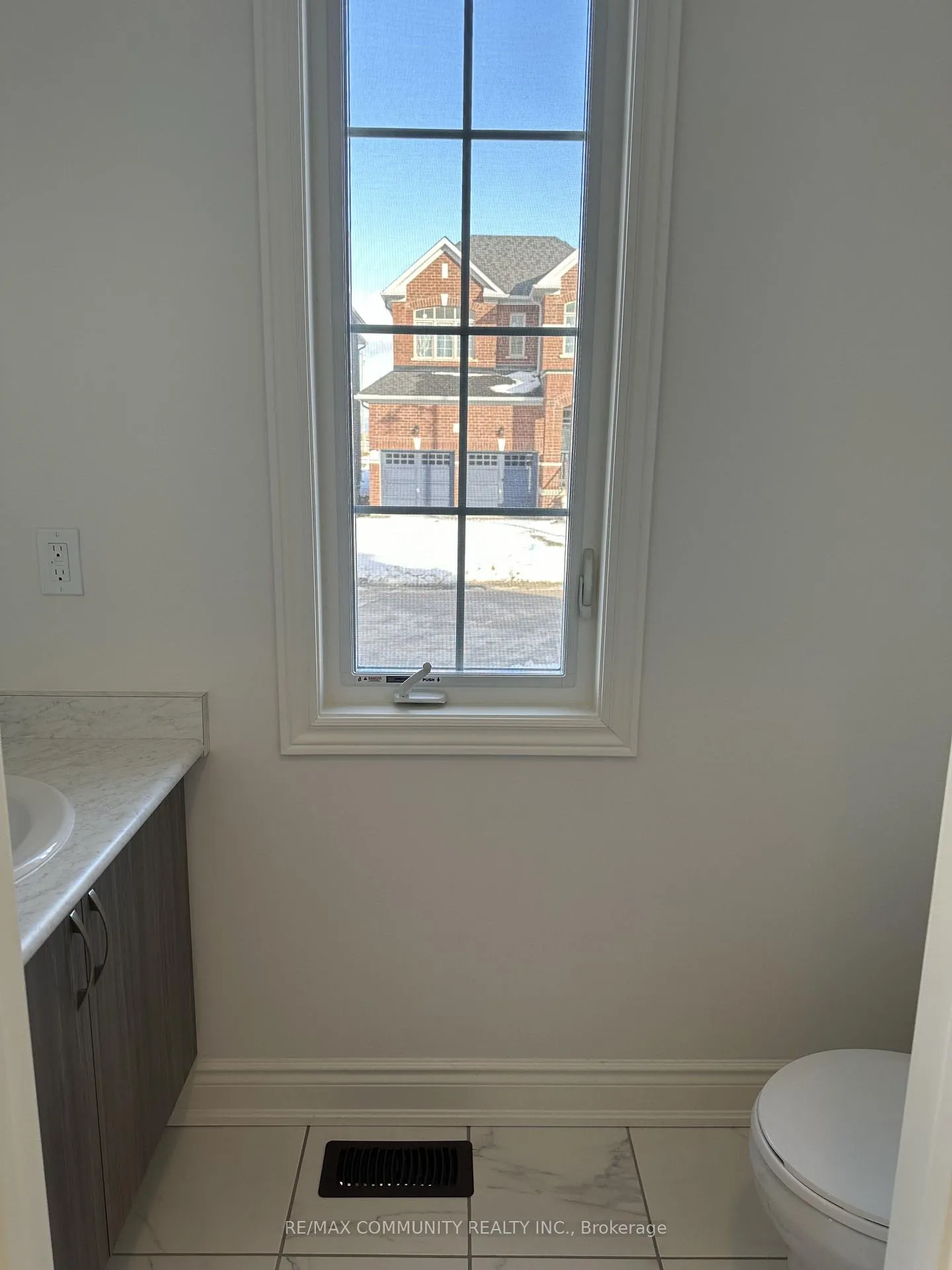 Photo 12 of 2225 Crystal Drive, Oshawa, Kedron — HOMEH
