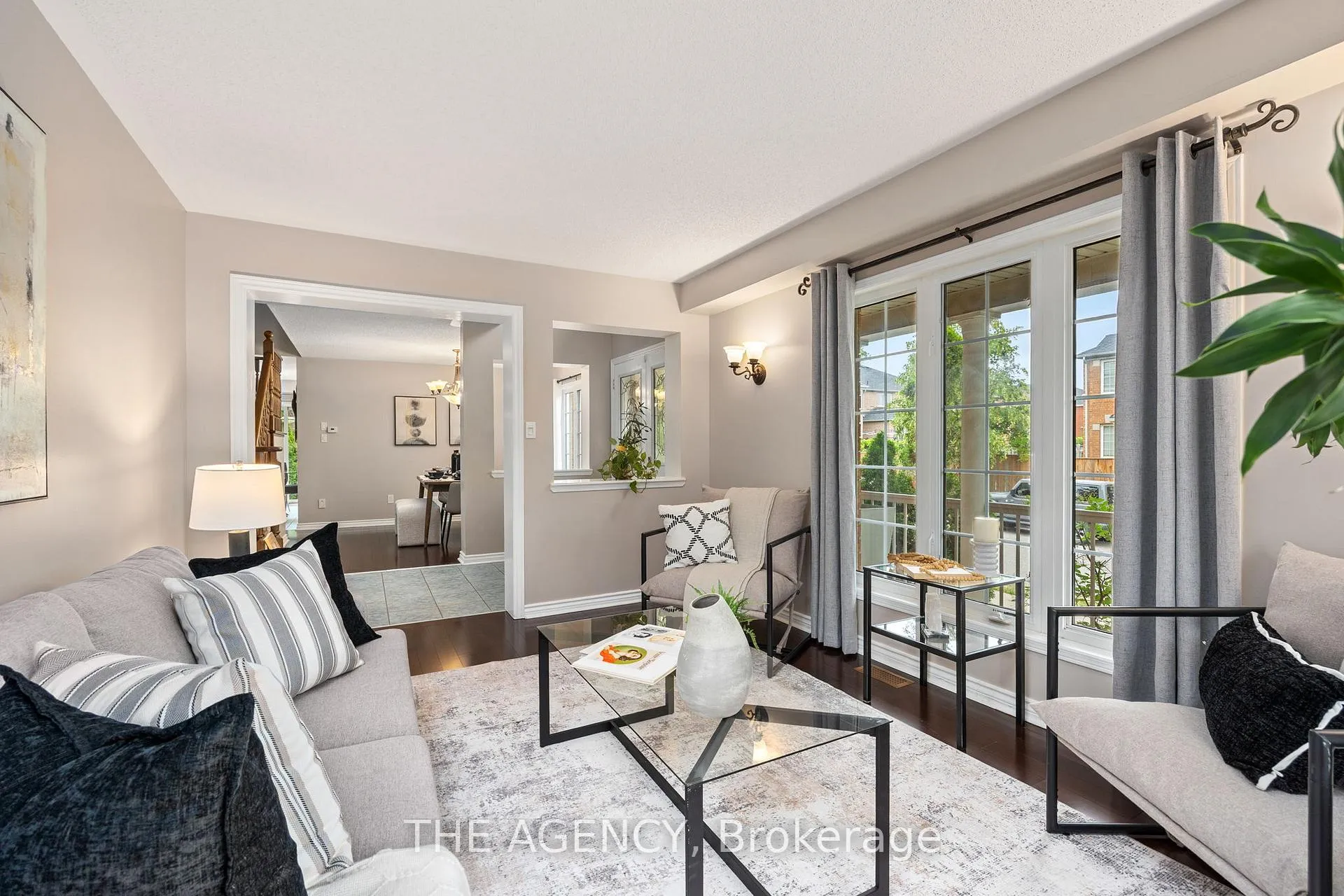 Photo 3 of 1 Applegrove Court, Brampton, Sandringham-Wellington — HOMEH