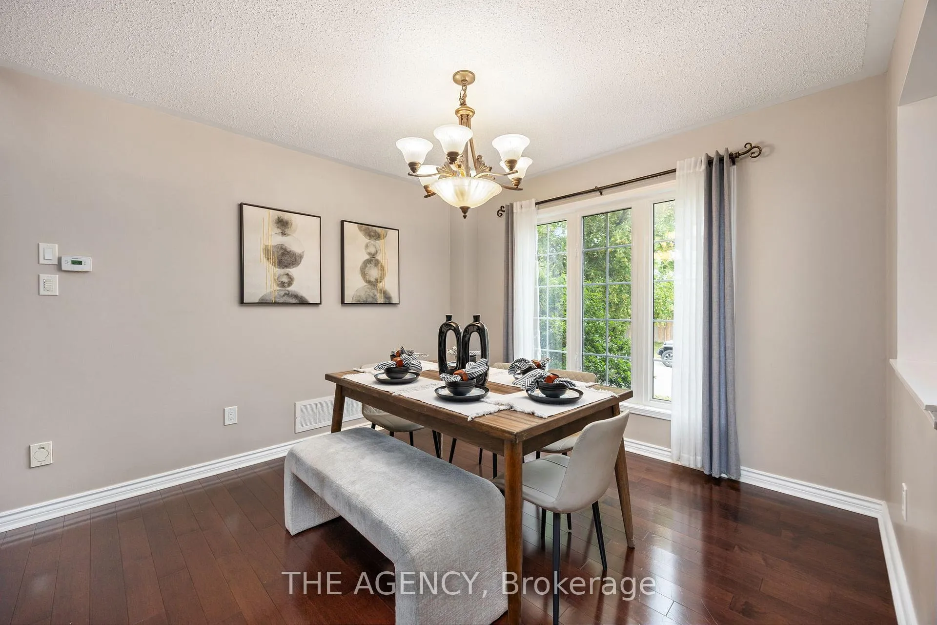 Photo 4 of 1 Applegrove Court, Brampton, Sandringham-Wellington — HOMEH