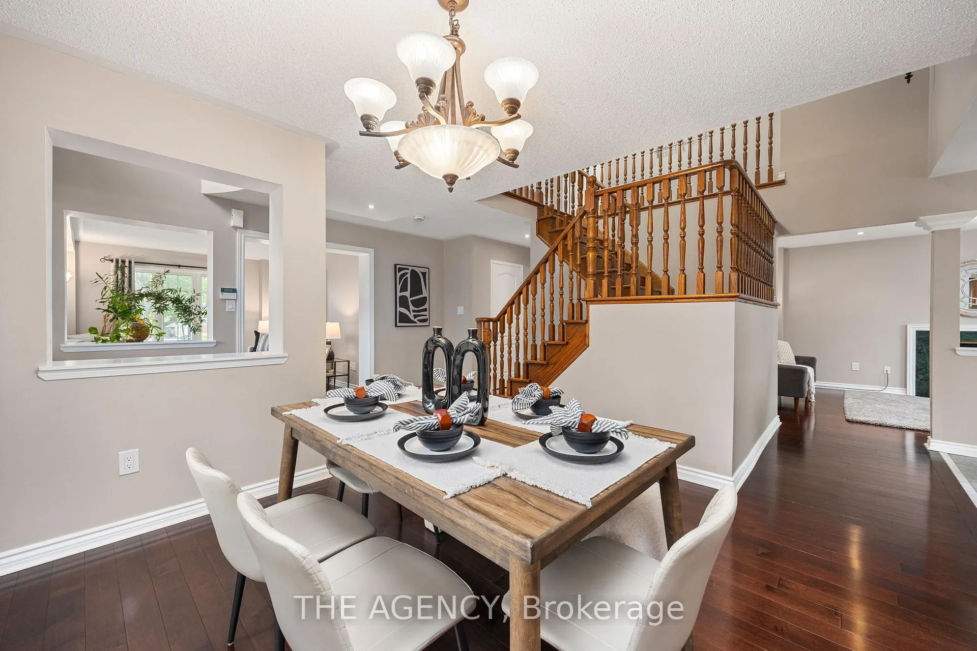 Photo 5 of 1 Applegrove Court, Brampton, Sandringham-Wellington — HOMEH