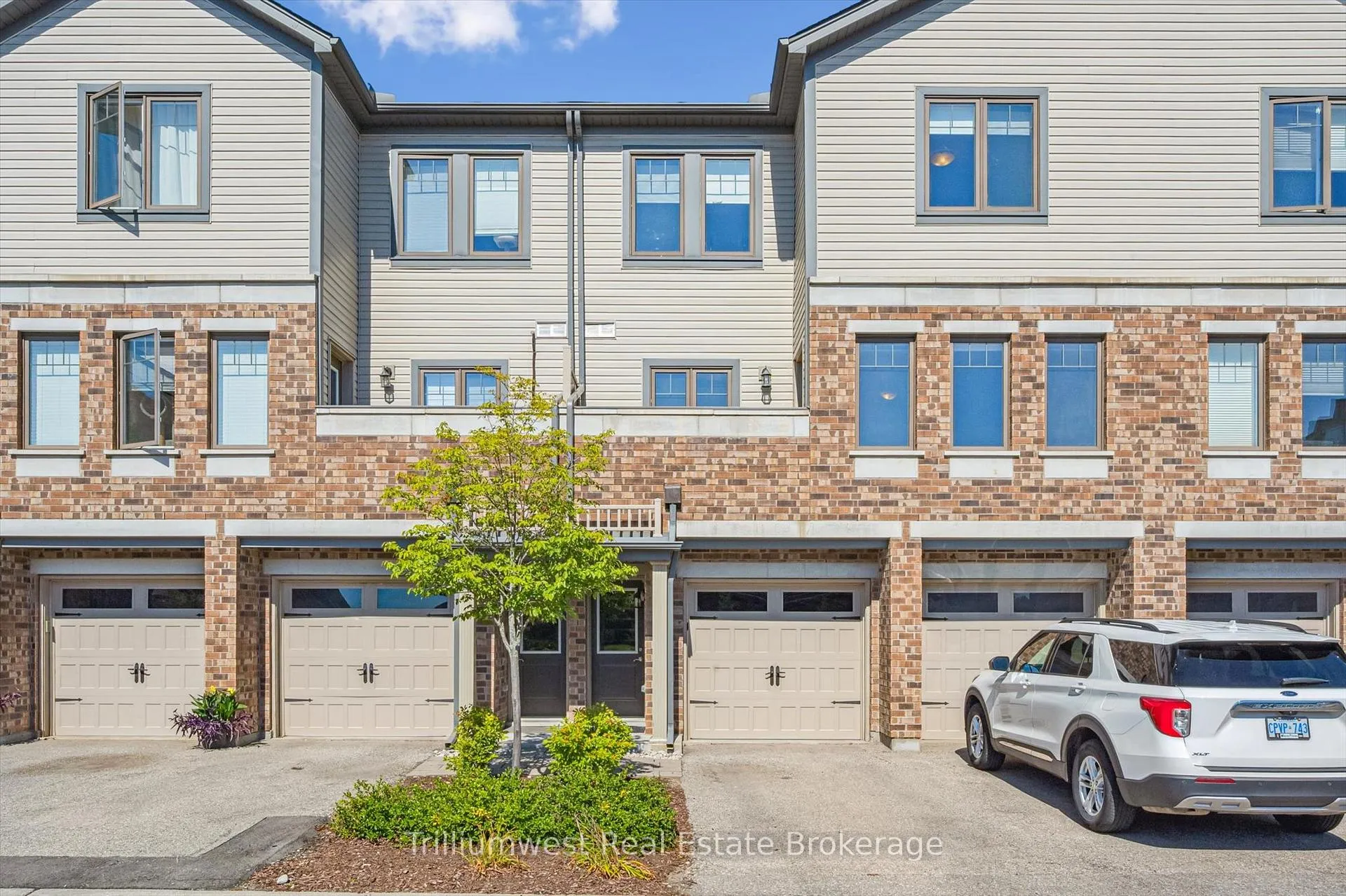 Photo 2 of Unit 13, 39 Kay Crescent, Guelph, Pineridge/Westminster Woods — HOMEH