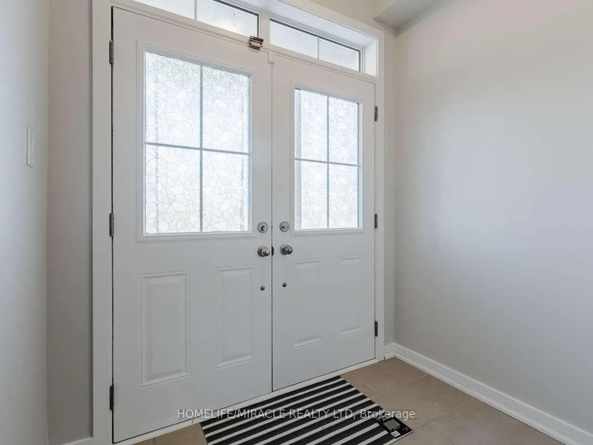 Photo 4 of Unit Upper, 414 Queen Mary Drive, Brampton, Northwest Brampton — HOMEH