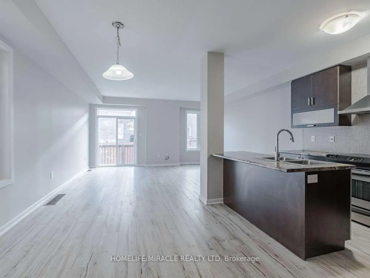 Photo 8 of Unit Upper, 414 Queen Mary Drive, Brampton, Northwest Brampton — HOMEH