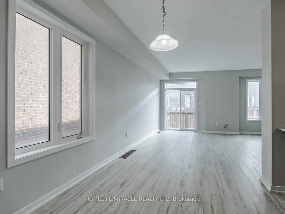 Photo 9 of Unit Upper, 414 Queen Mary Drive, Brampton, Northwest Brampton — HOMEH