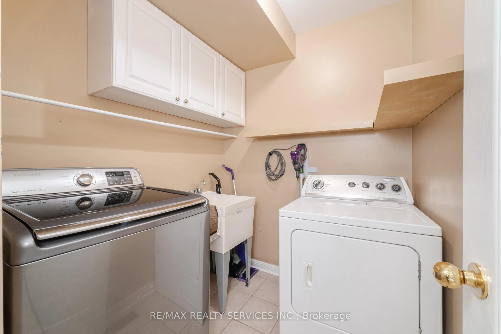 Photo 22 of 12 Lilypad Road, Brampton, Fletcher's Meadow — HOMEH