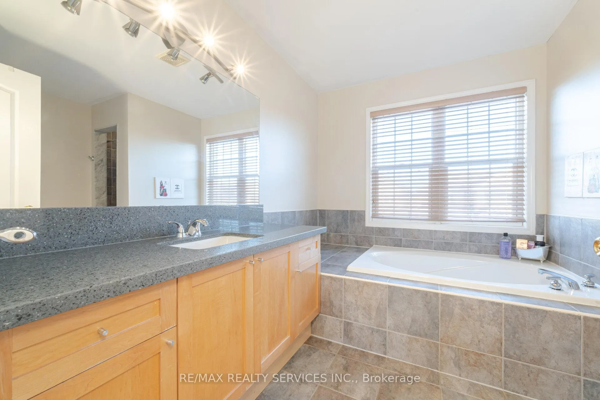 Photo 29 of 12 Lilypad Road, Brampton, Fletcher's Meadow — HOMEH