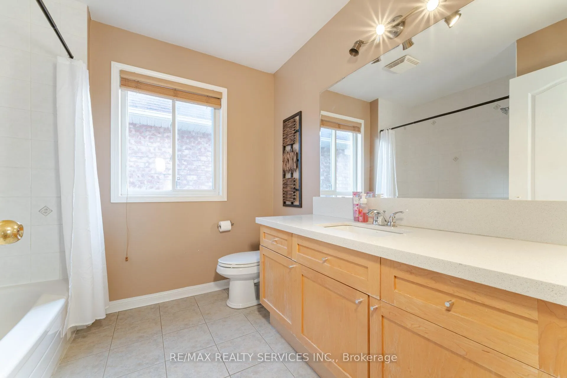 Photo 35 of 12 Lilypad Road, Brampton, Fletcher's Meadow — HOMEH