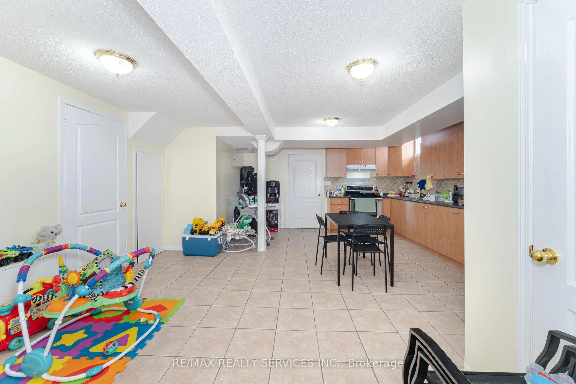 Photo 42 of 12 Lilypad Road, Brampton, Fletcher's Meadow — HOMEH