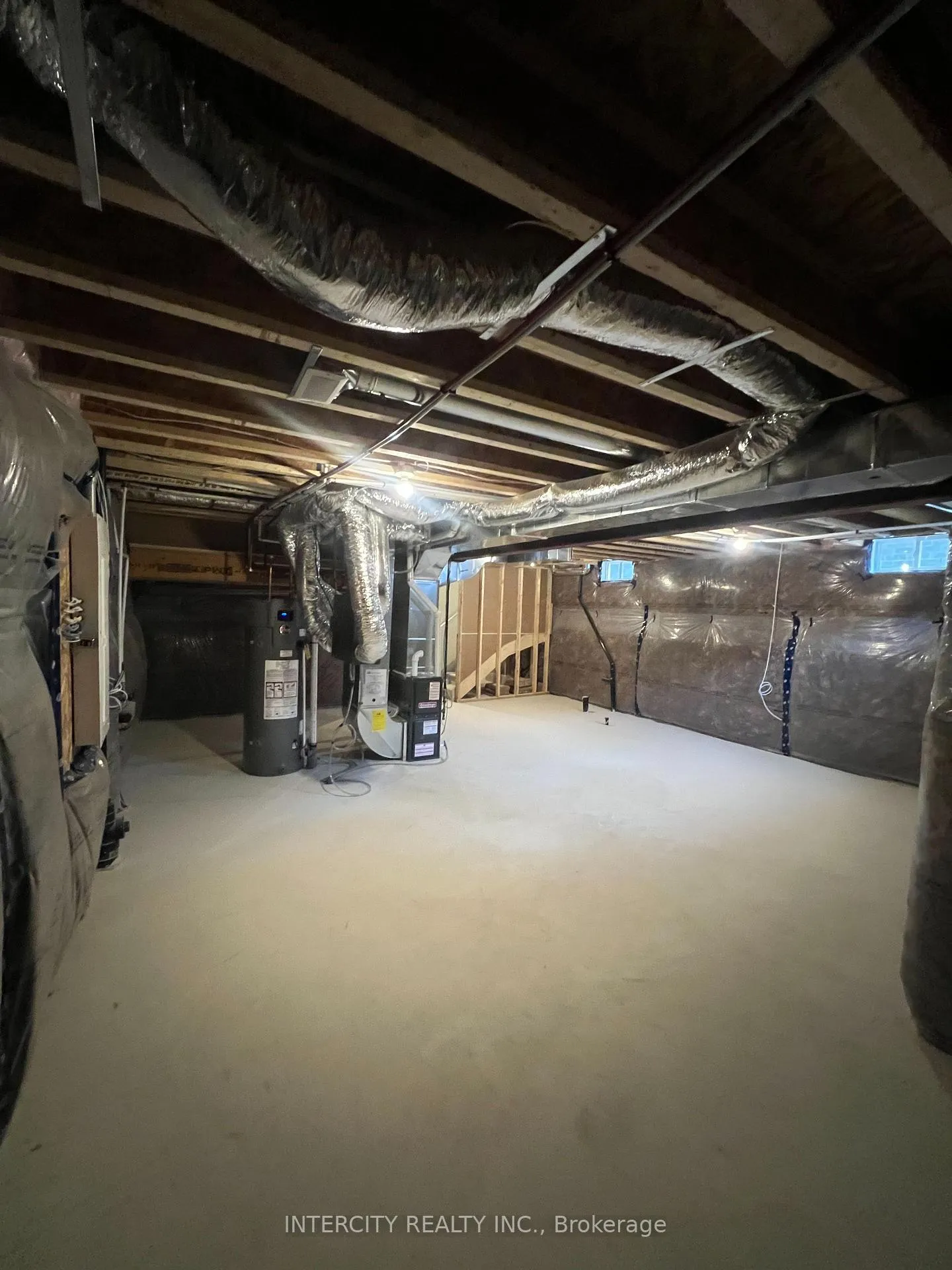 Photo 15 of 84 Robin Trail, Scugog, Port Perry — HOMEH