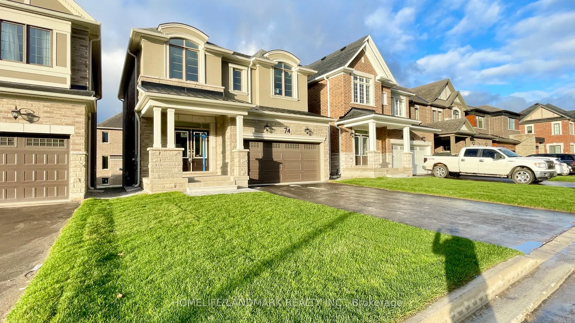 Photo 2 of 74 Suzuki Street, Barrie, Painswick South — HOMEH
