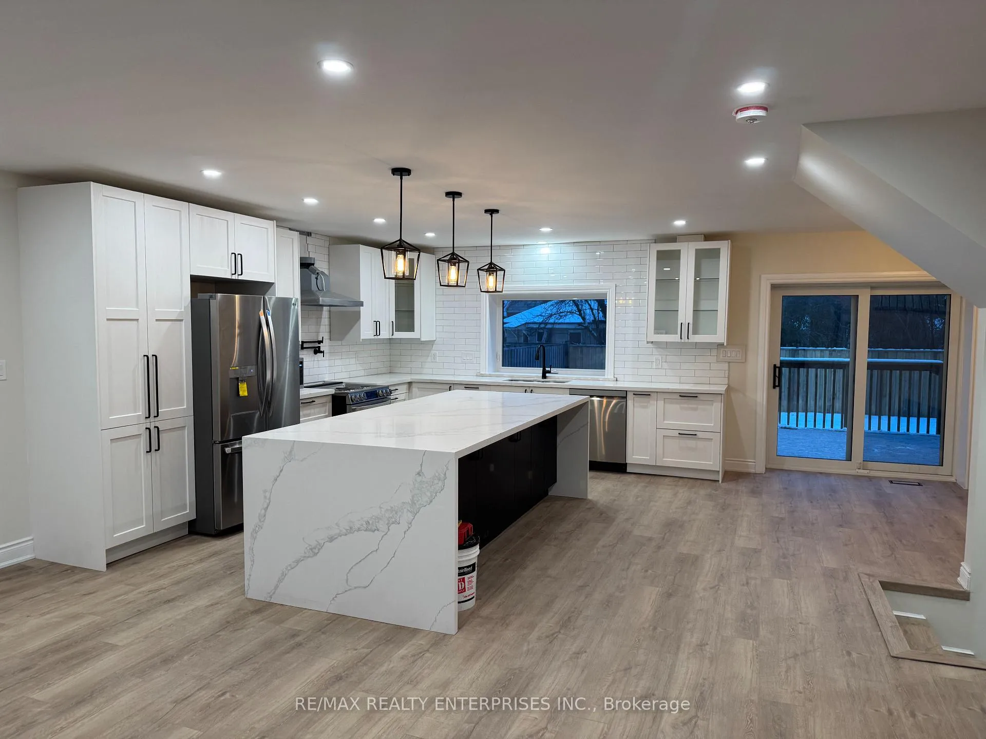 Photo 3 of 27 Seven Oaks Drive, Hamilton, Hill Park — HOMEH
