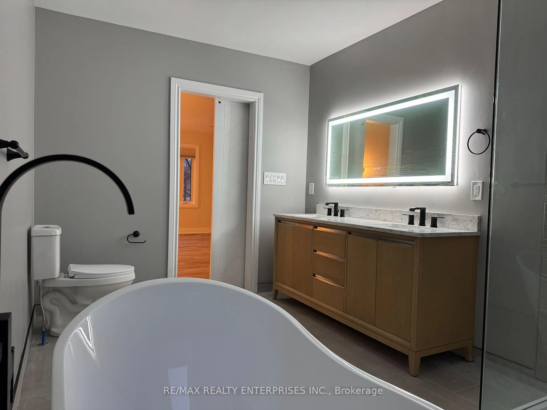 Photo 13 of 27 Seven Oaks Drive, Hamilton, Hill Park — HOMEH