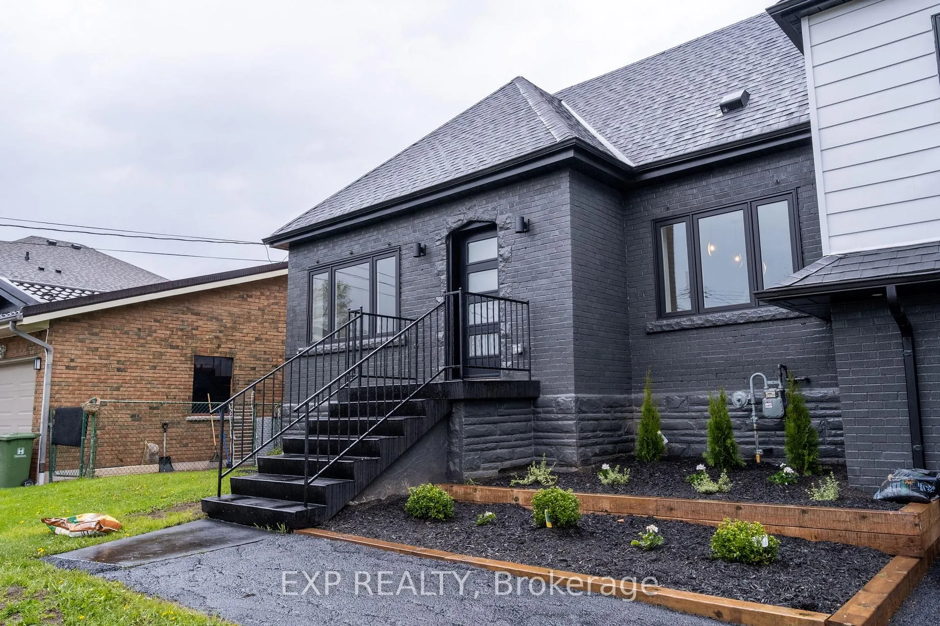 Front of Unit #Upper, 221 Federal Street