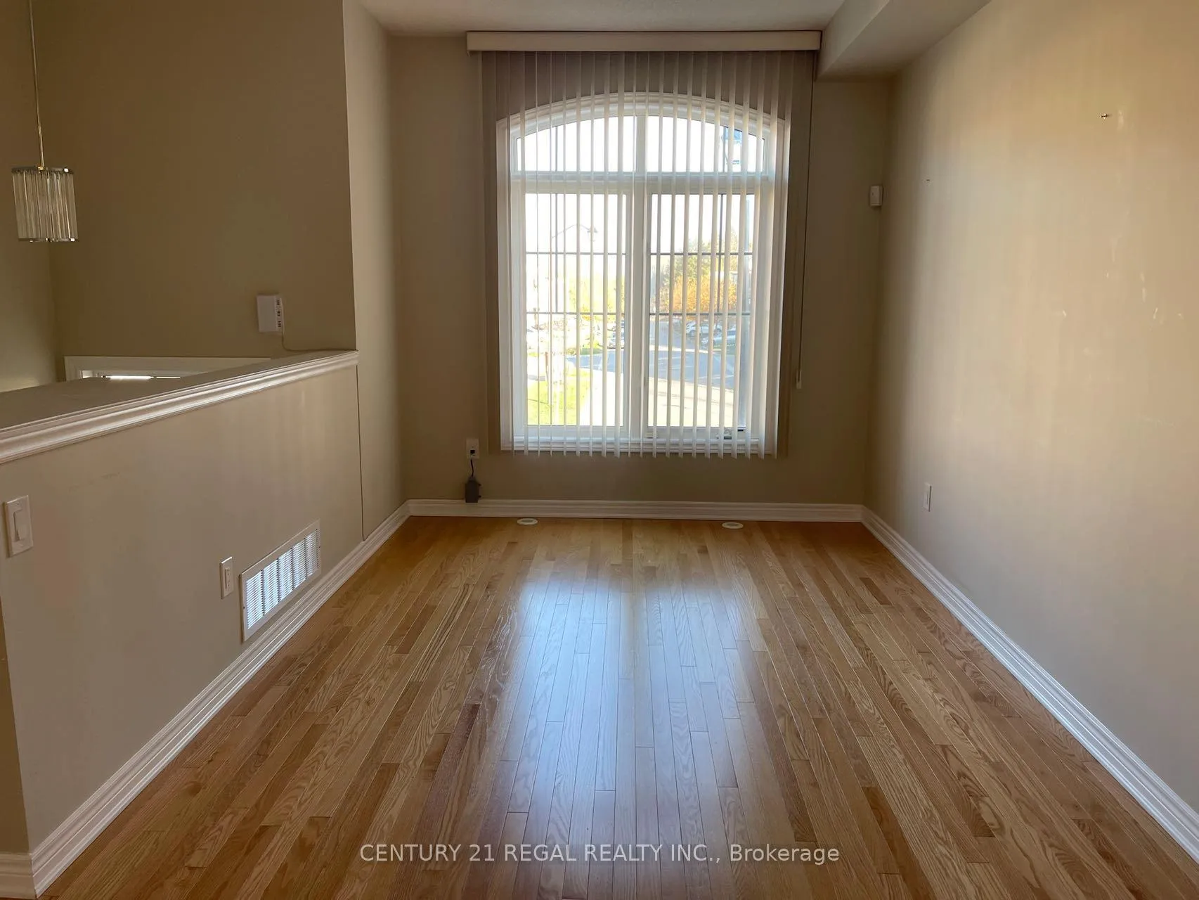 Photo 3 of 306 Delray Drive, Markham, Greensborough — HOMEH