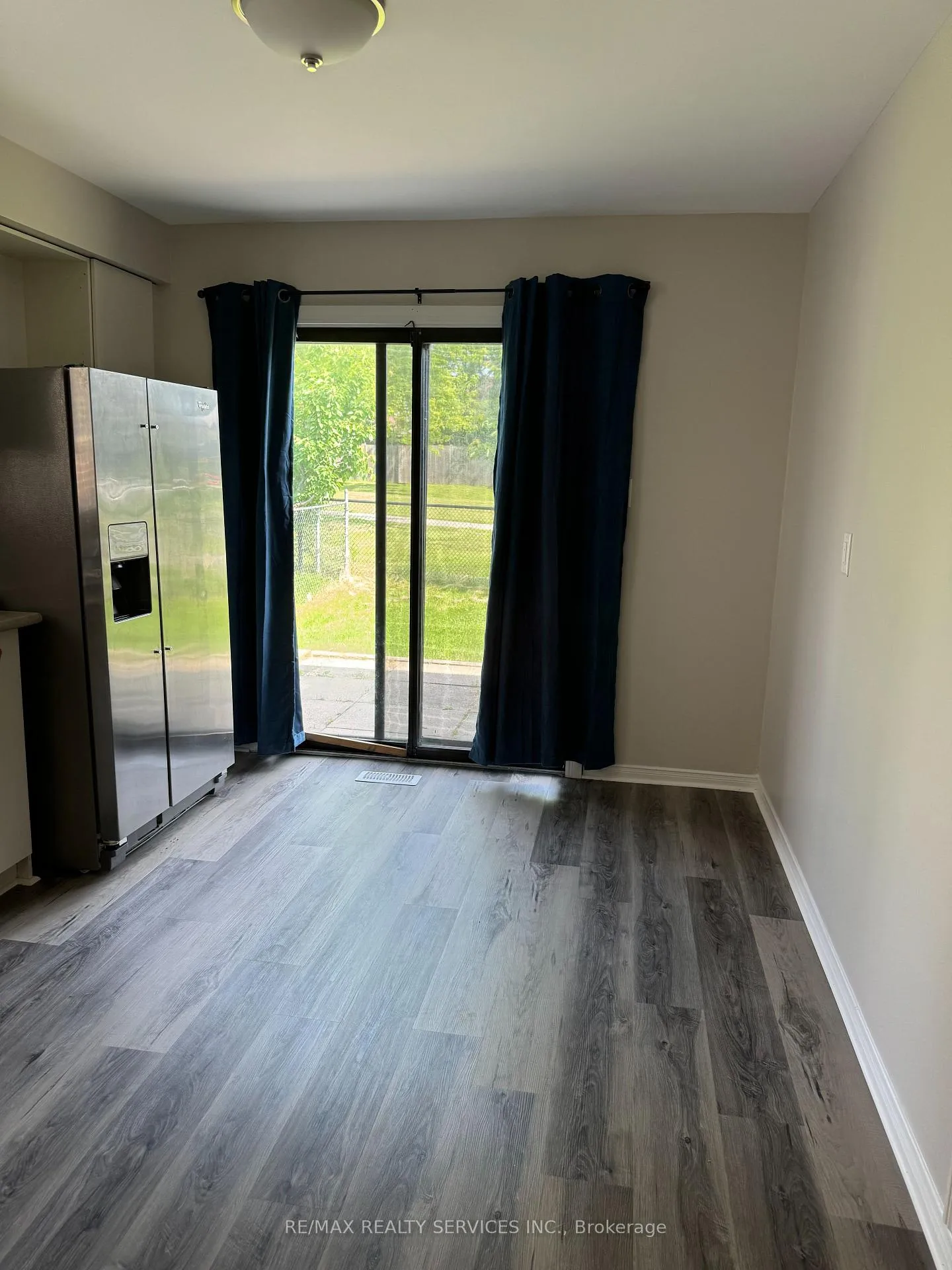 Photo 3 of 2 Wildercroft Avenue, Brampton, Brampton North — HOMEH