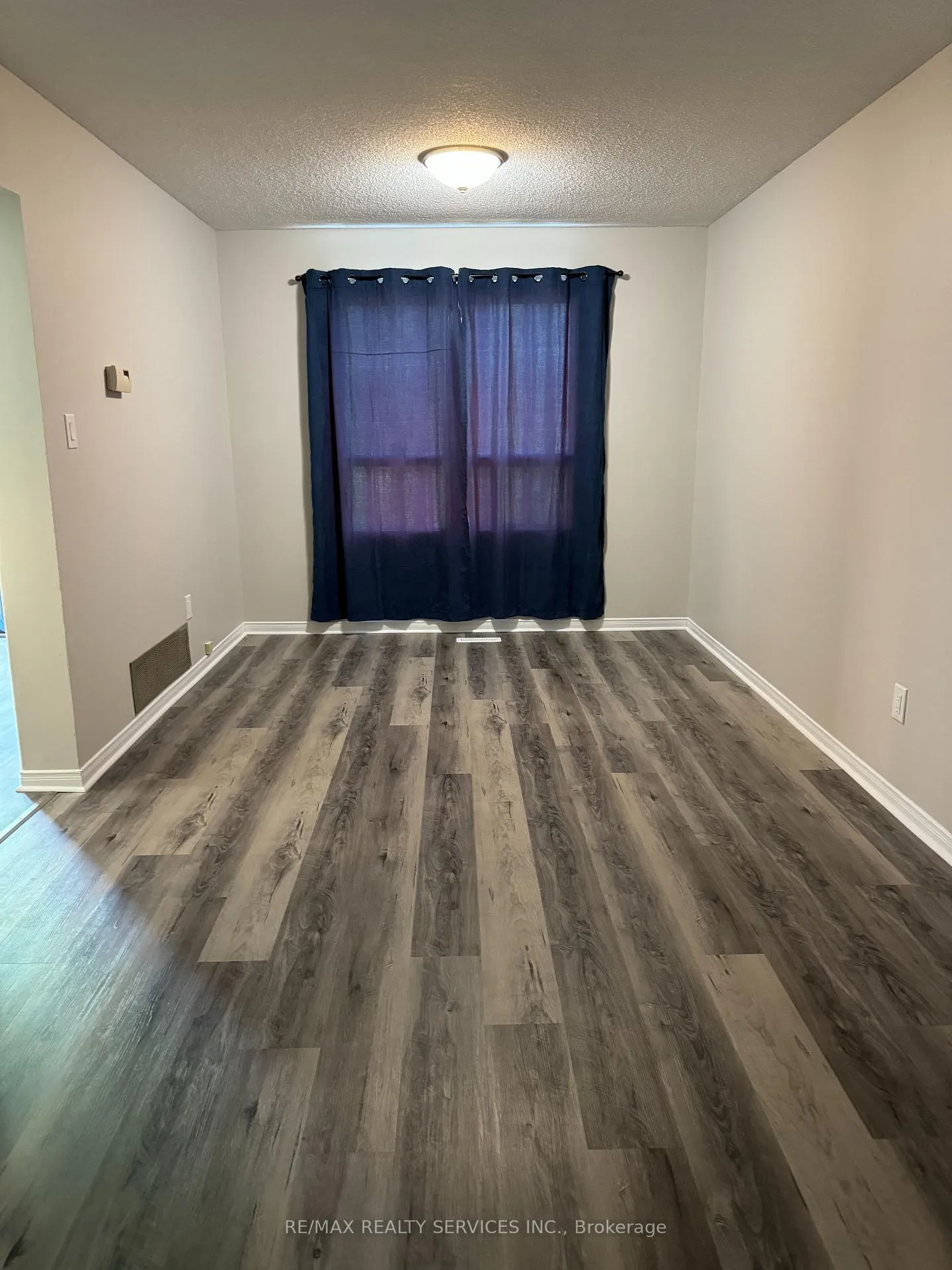 Photo 5 of 2 Wildercroft Avenue, Brampton, Brampton North — HOMEH