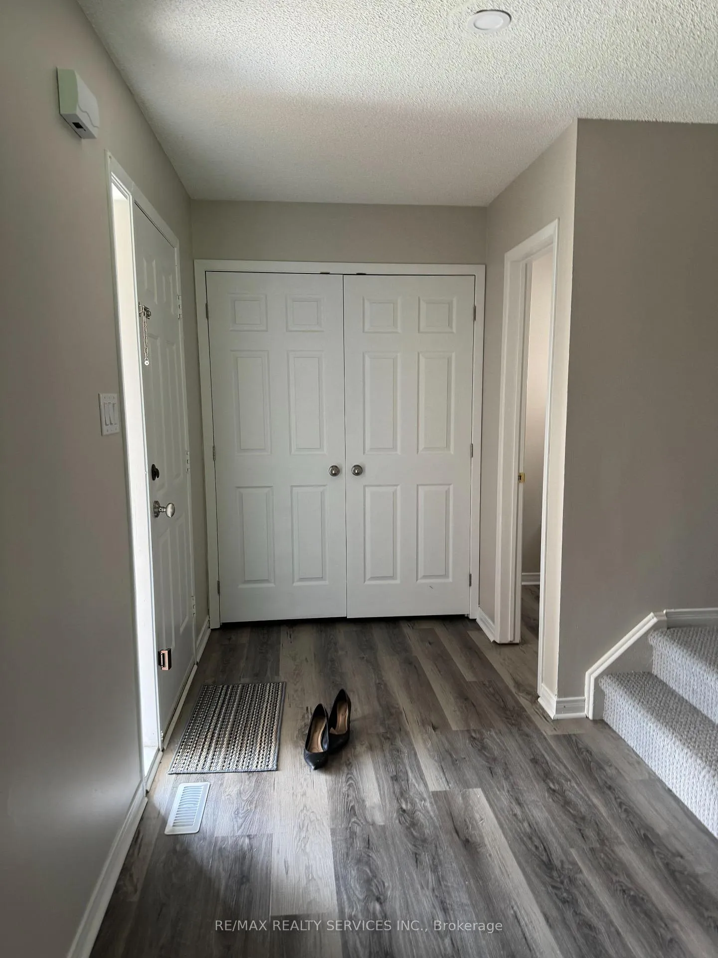 Photo 6 of 2 Wildercroft Avenue, Brampton, Brampton North — HOMEH
