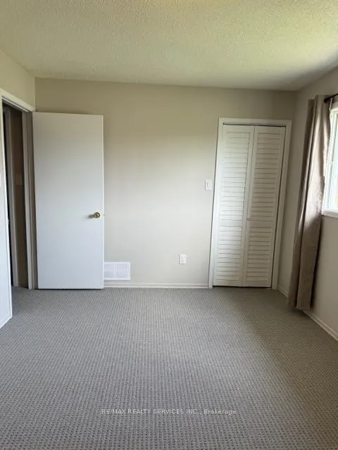Photo 8 of 2 Wildercroft Avenue, Brampton, Brampton North — HOMEH