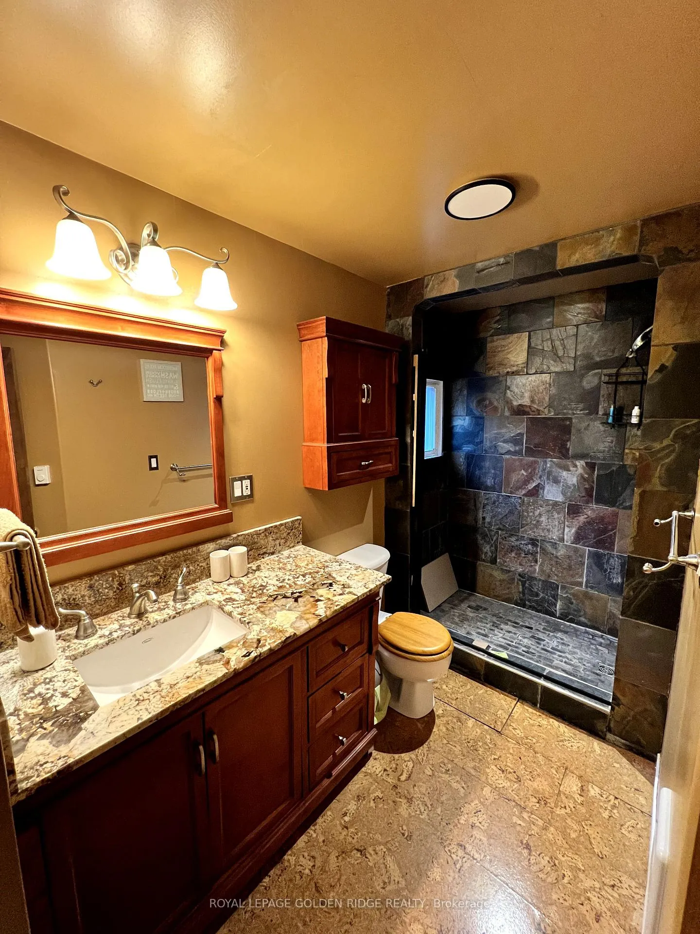 Photo 9 of 716 Florence Road, Innisfil, Alcona — HOMEH