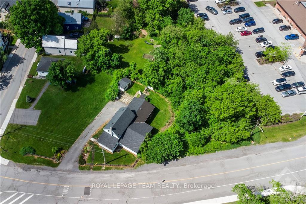 Photo 11 of 105 Langstaff Drive, Ottawa, Carp — HOMEH