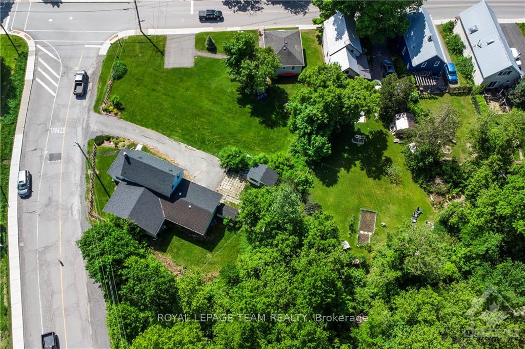 Photo 12 of 105 Langstaff Drive, Ottawa, Carp — HOMEH