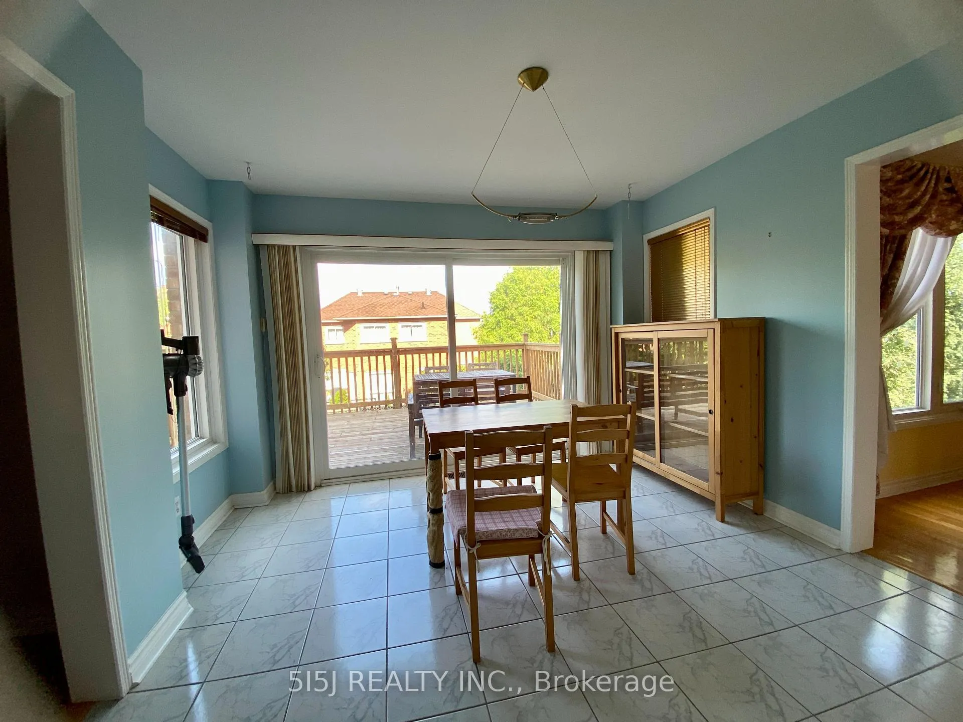 Photo 4 of 45 Turnberry Crescent, Markham, Unionville — HOMEH