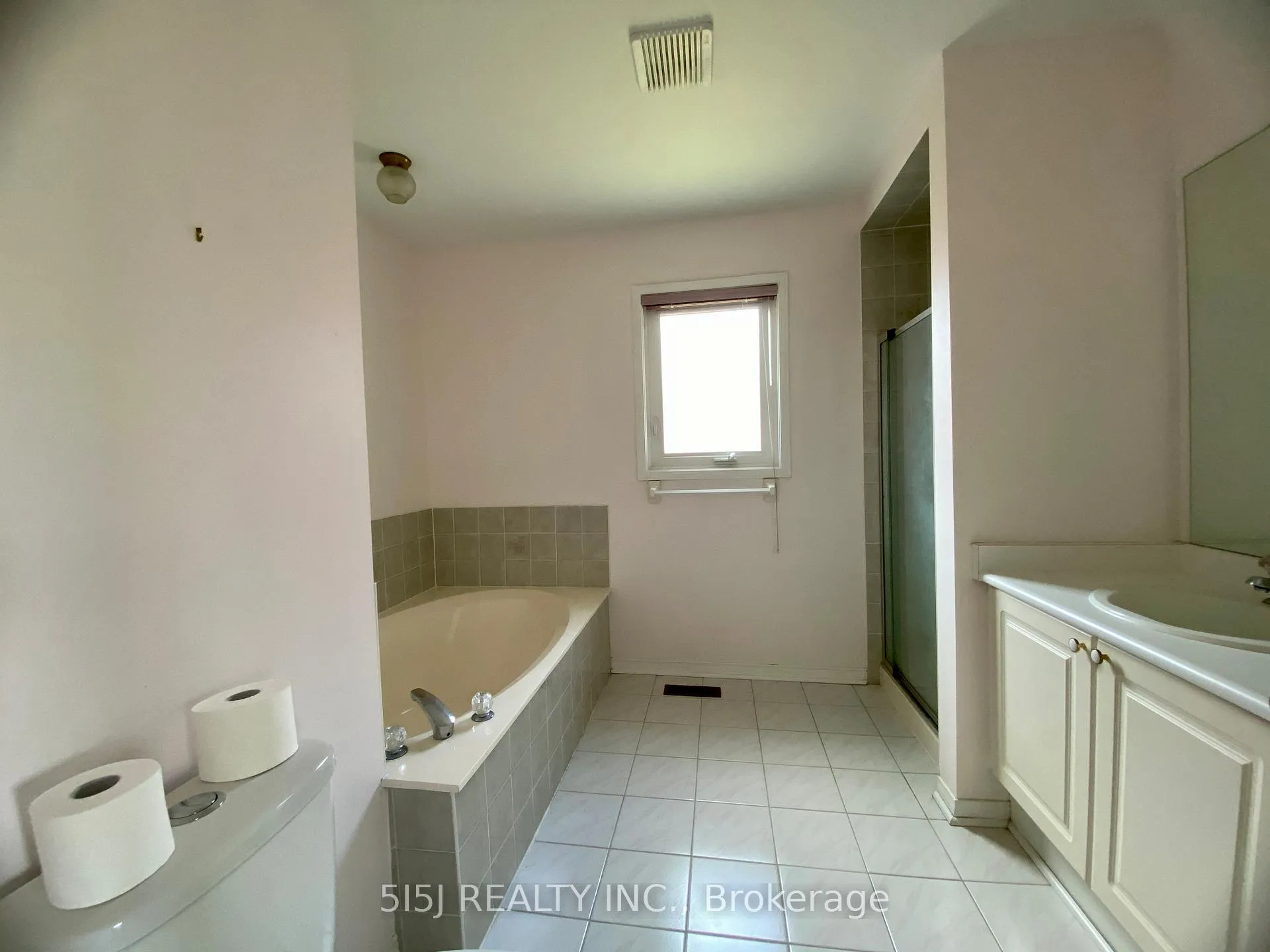 Photo 14 of 45 Turnberry Crescent, Markham, Unionville — HOMEH