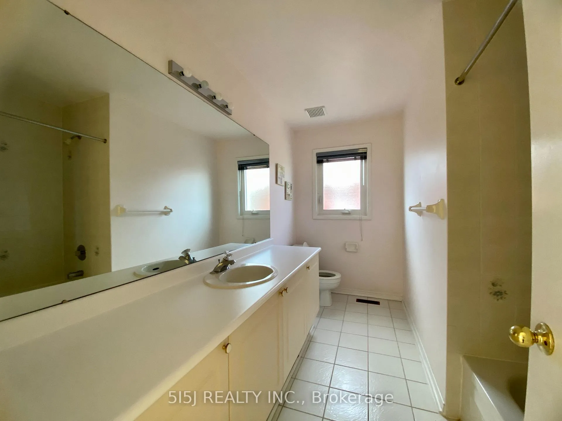 Photo 16 of 45 Turnberry Crescent, Markham, Unionville — HOMEH