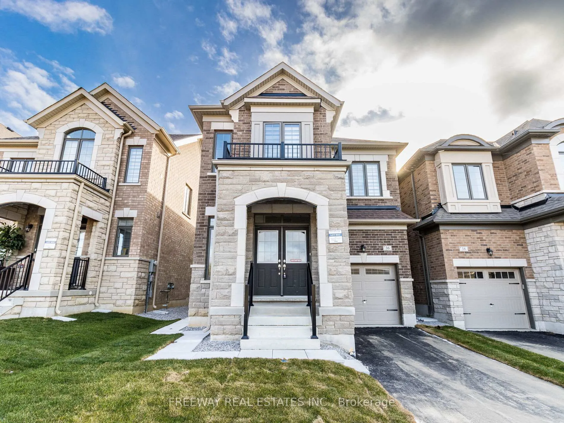 Photo 1 of 36 Sapwood Crescent, Brampton, Snelgrove — HOMEH