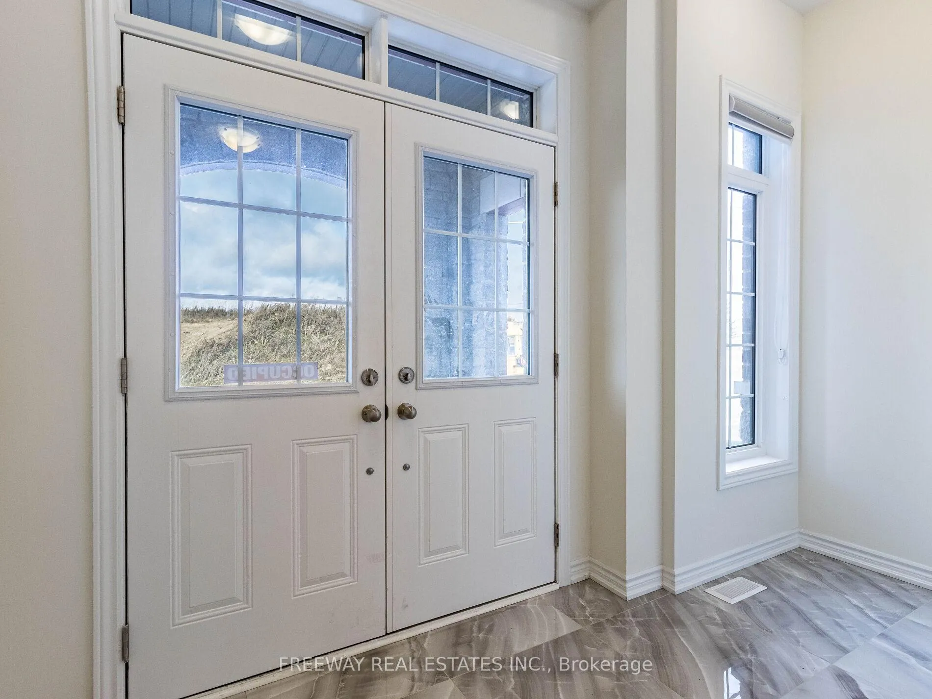 Photo 7 of 36 Sapwood Crescent, Brampton, Snelgrove — HOMEH