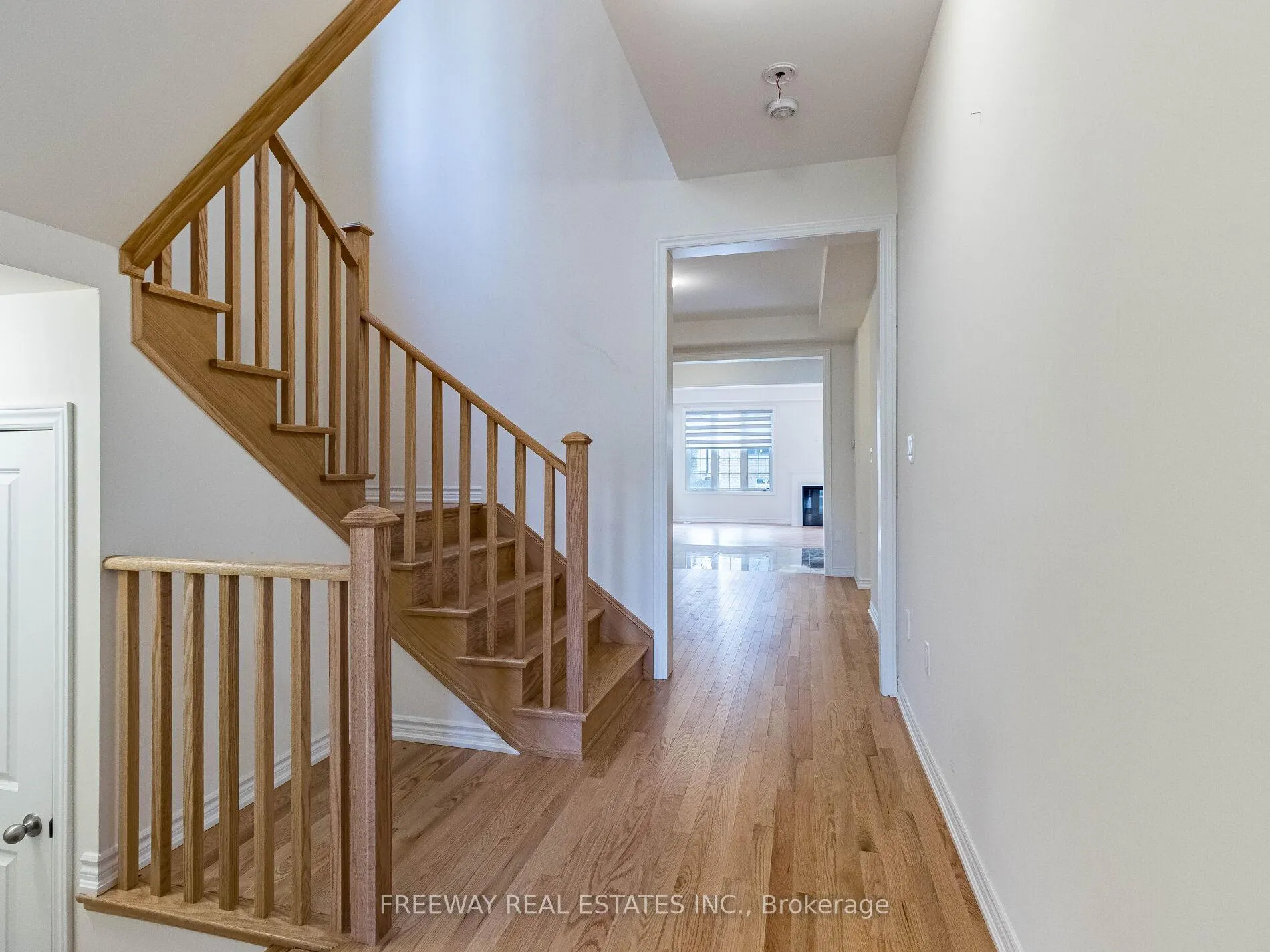 Photo 9 of 36 Sapwood Crescent, Brampton, Snelgrove — HOMEH