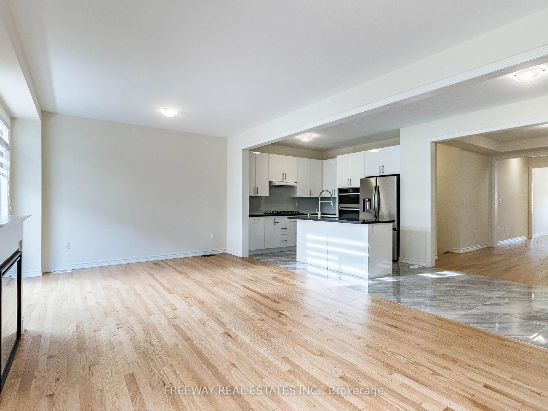 Photo 17 of 36 Sapwood Crescent, Brampton, Snelgrove — HOMEH