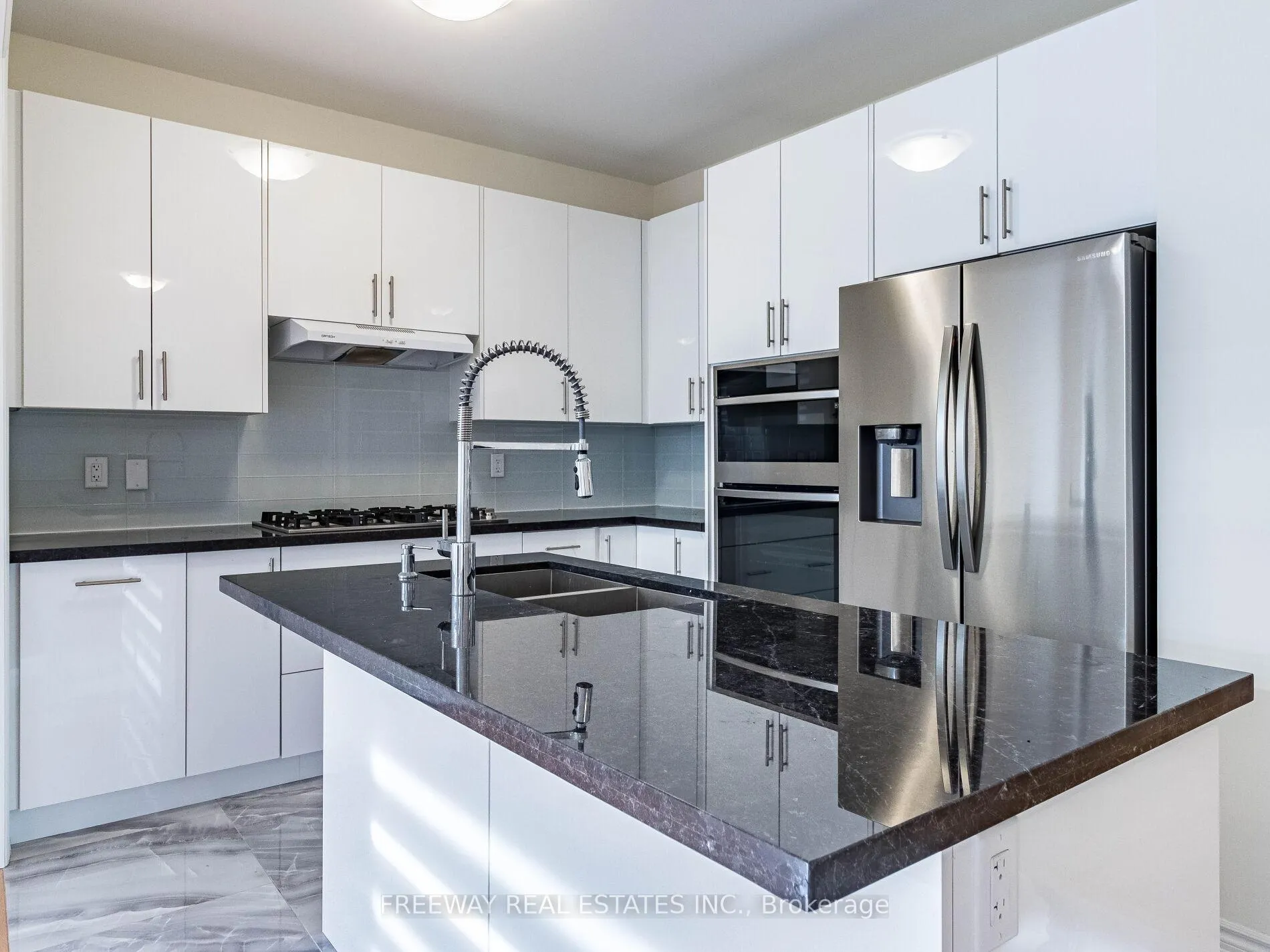 Photo 18 of 36 Sapwood Crescent, Brampton, Snelgrove — HOMEH