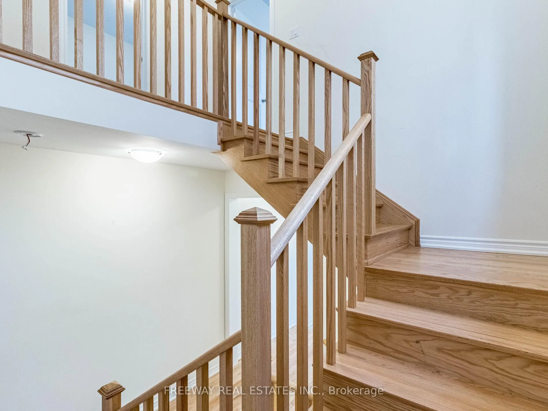 Photo 27 of 36 Sapwood Crescent, Brampton, Snelgrove — HOMEH