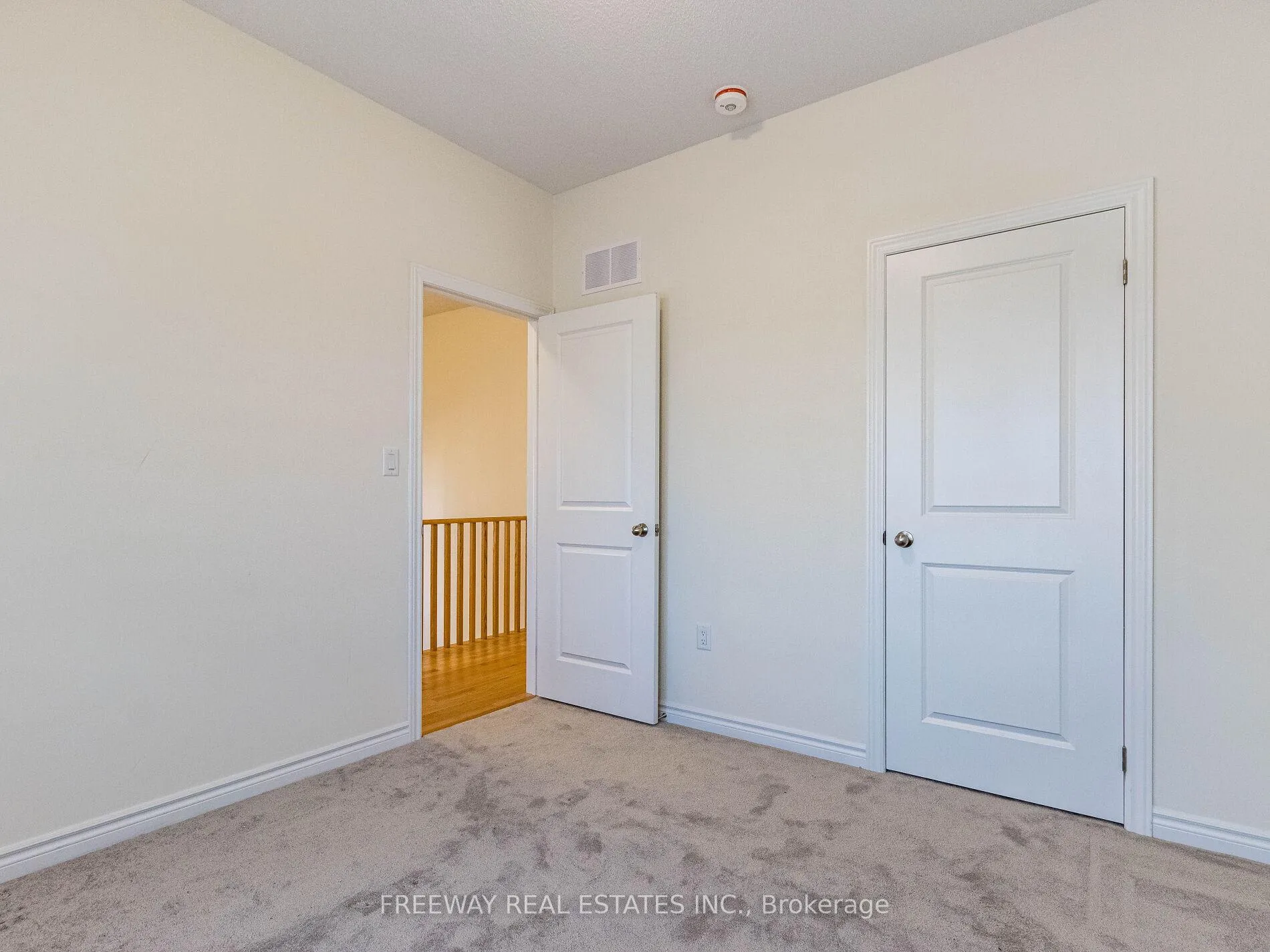 Photo 33 of 36 Sapwood Crescent, Brampton, Snelgrove — HOMEH