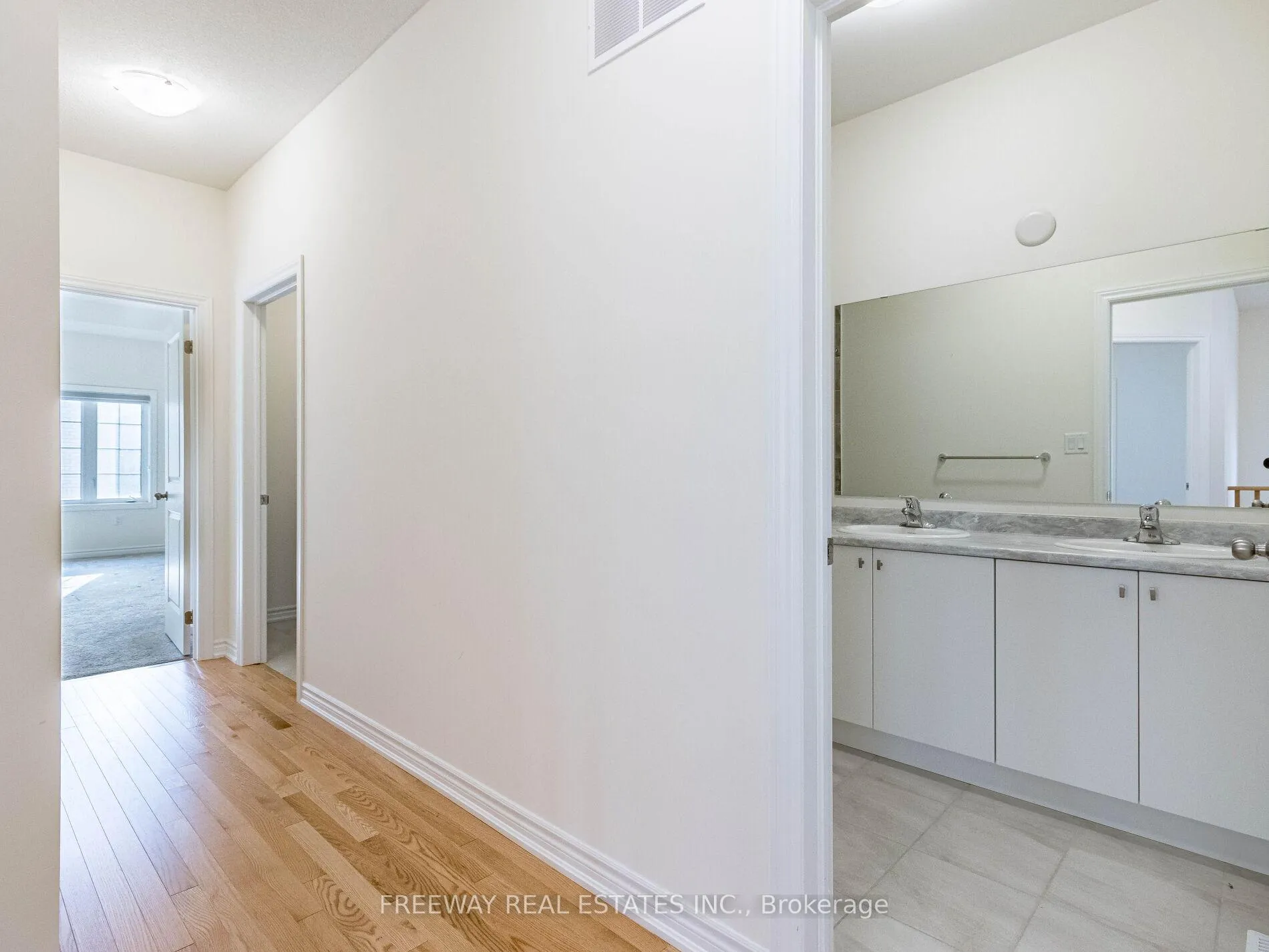 Photo 35 of 36 Sapwood Crescent, Brampton, Snelgrove — HOMEH