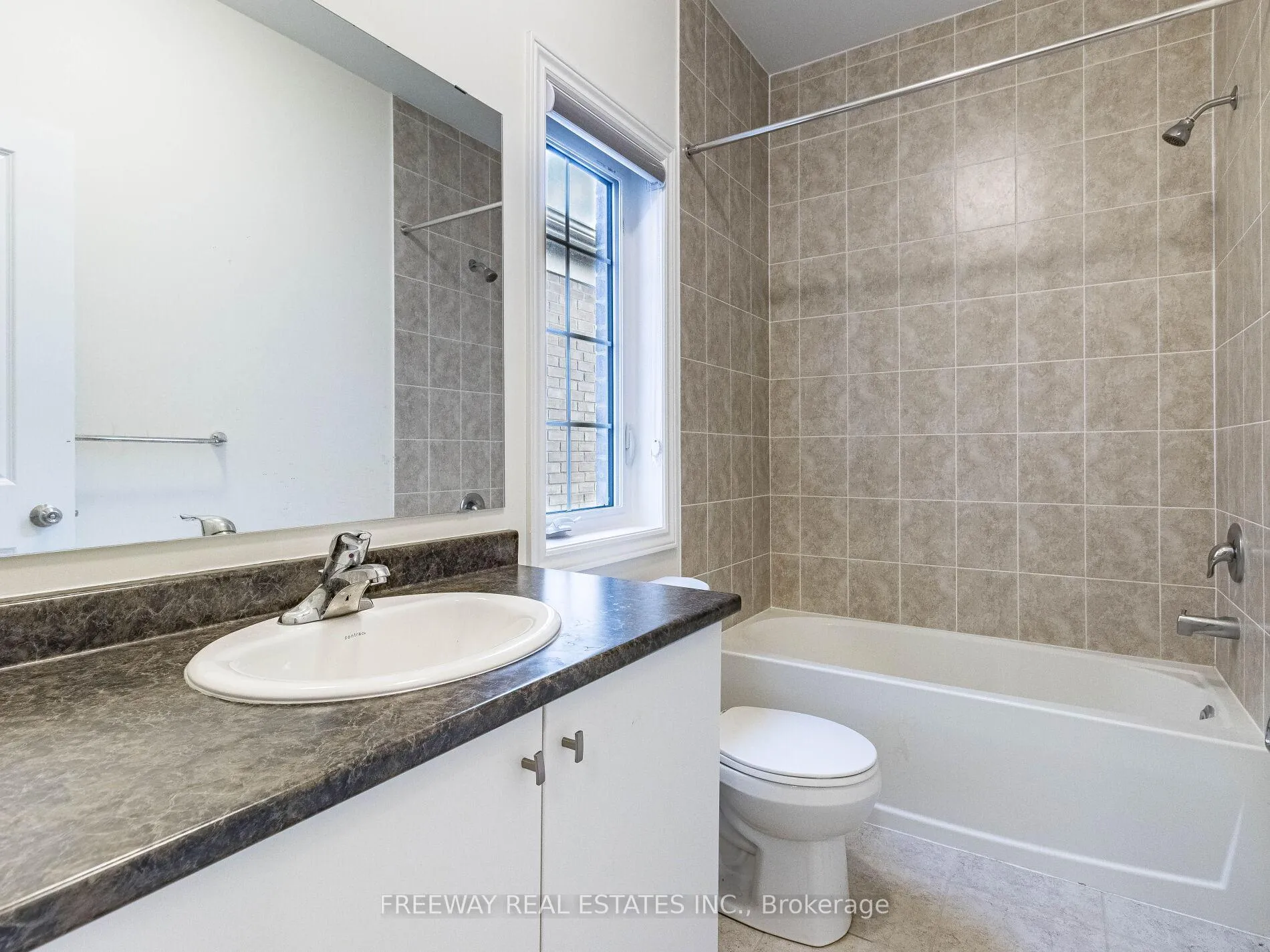 Photo 39 of 36 Sapwood Crescent, Brampton, Snelgrove — HOMEH