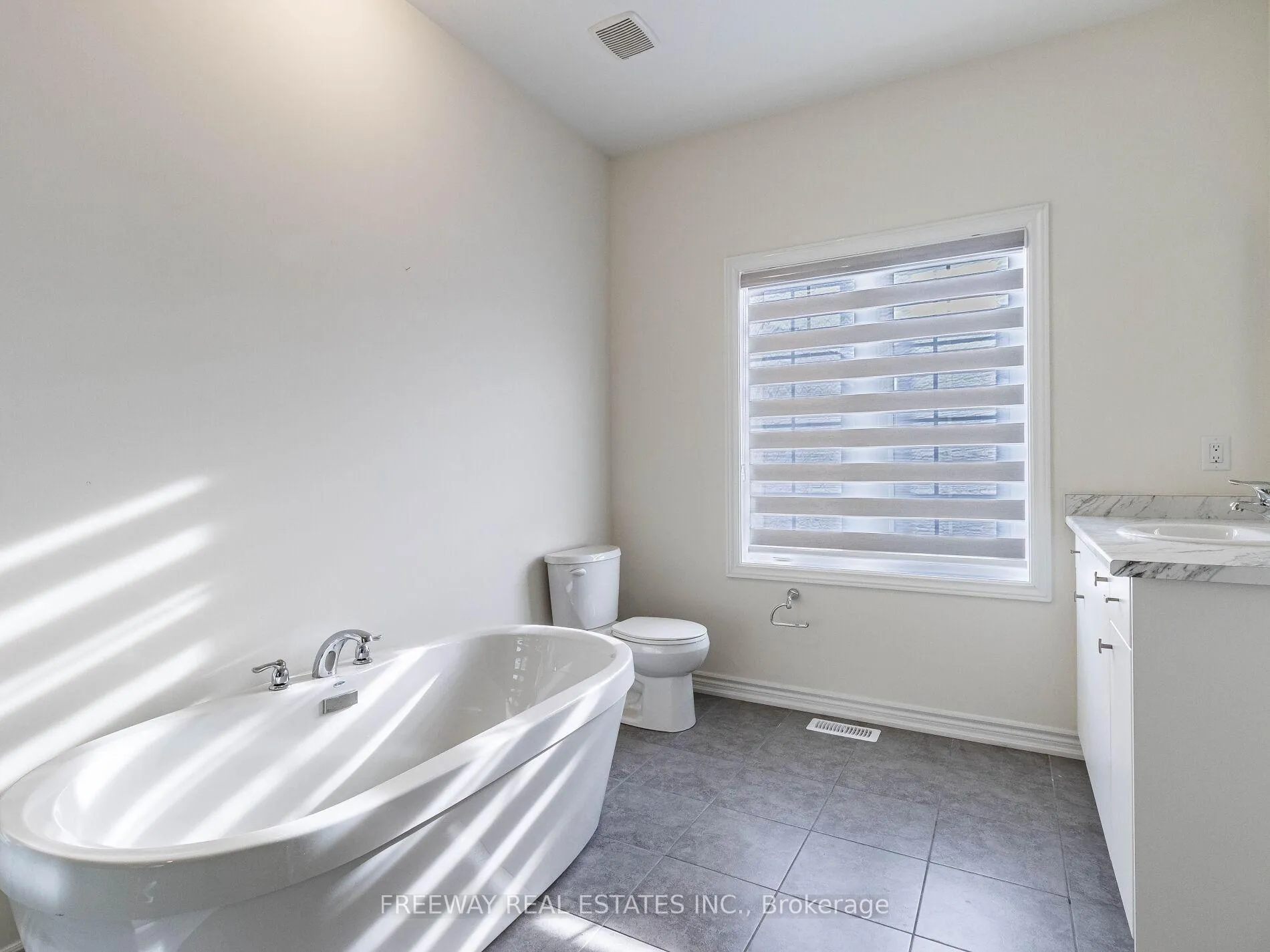 Photo 45 of 36 Sapwood Crescent, Brampton, Snelgrove — HOMEH