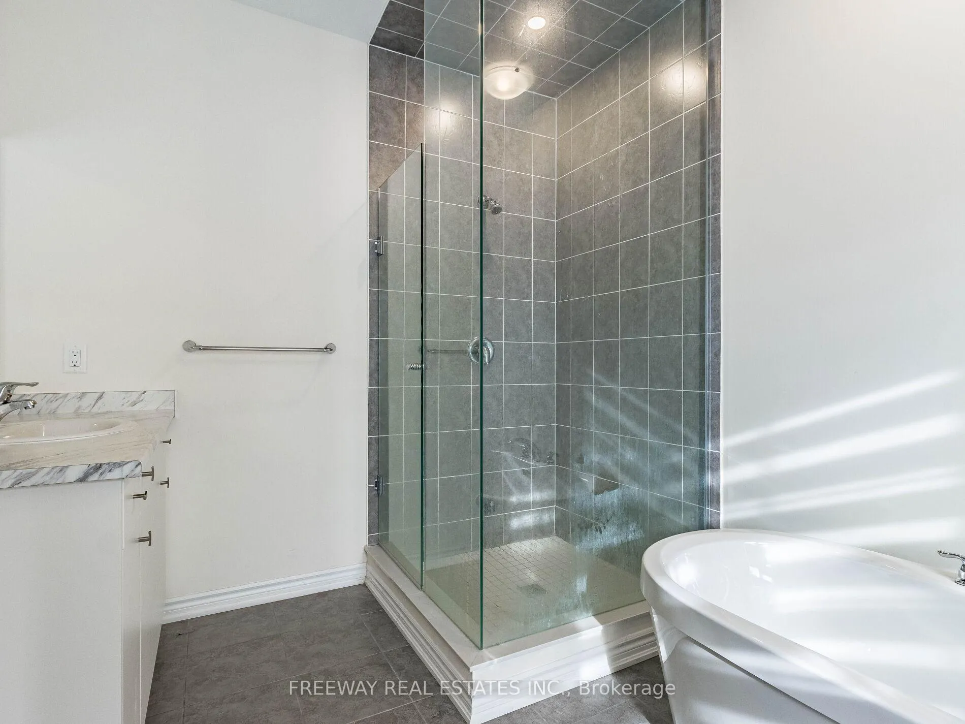 Photo 47 of 36 Sapwood Crescent, Brampton, Snelgrove — HOMEH