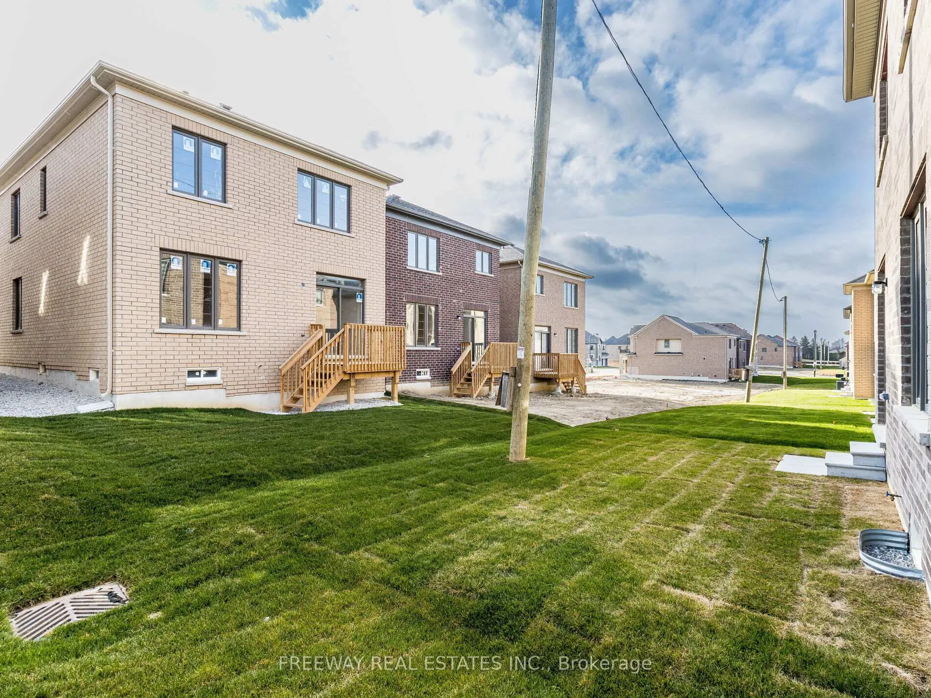 Photo 50 of 36 Sapwood Crescent, Brampton, Snelgrove — HOMEH