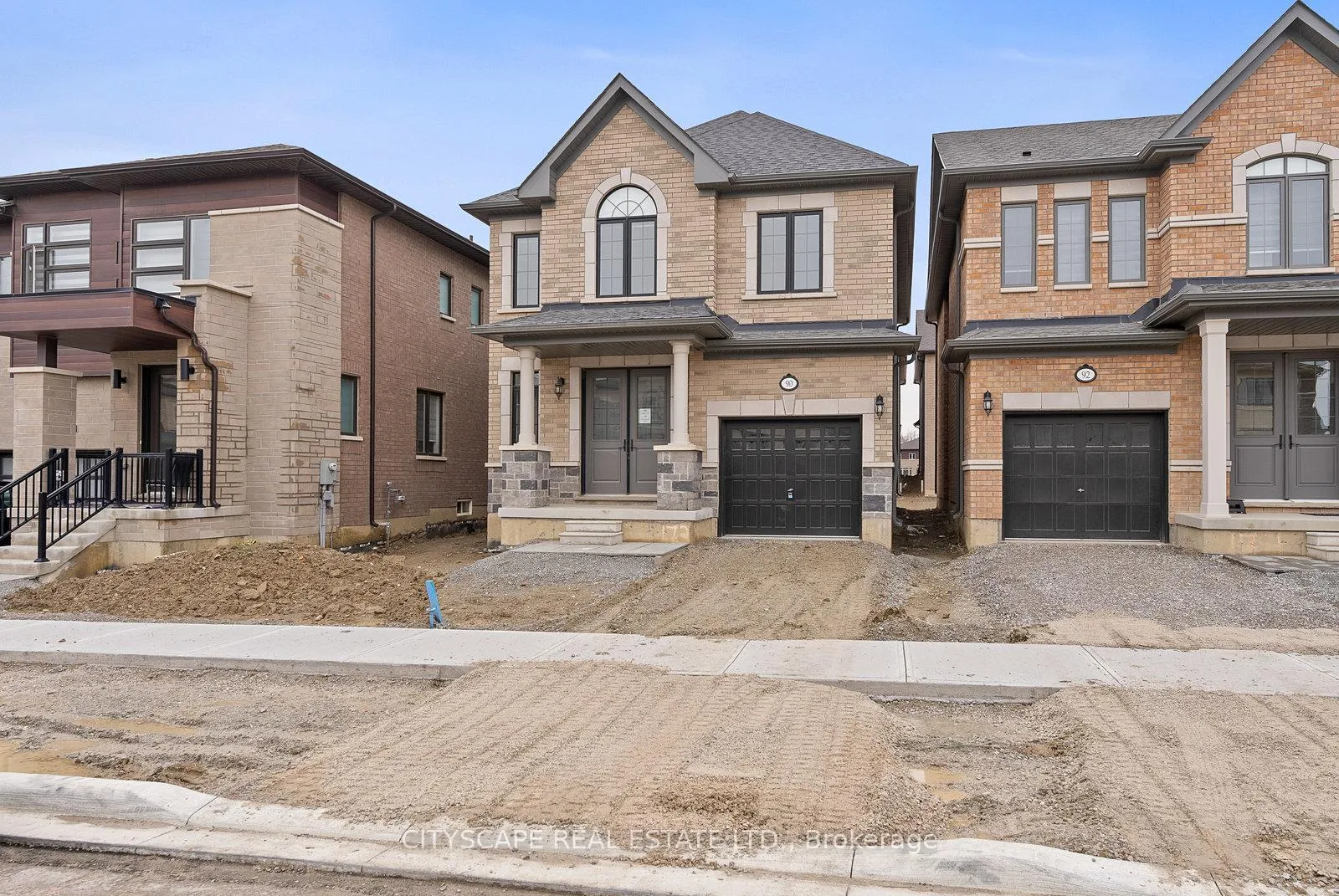 Photo 1 of 90 Claremont Drive, Brampton, Sandringham-Wellington North — HOMEH