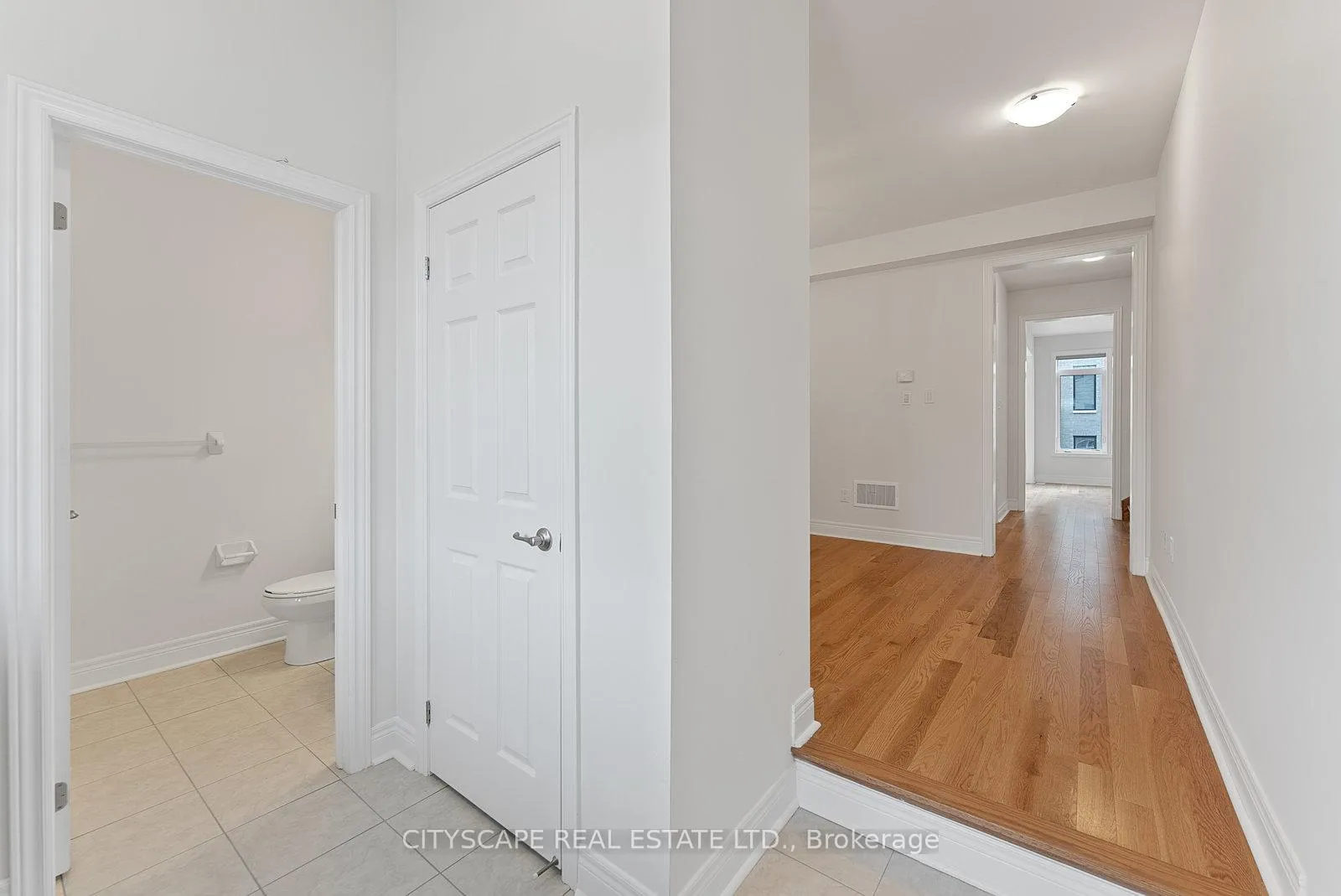 Photo 2 of 90 Claremont Drive, Brampton, Sandringham-Wellington North — HOMEH