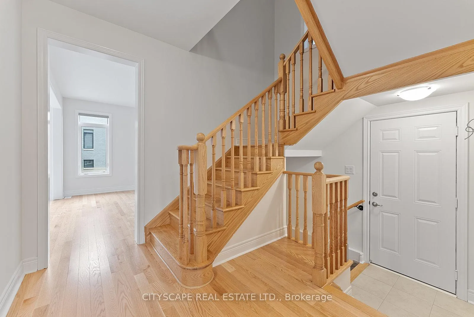 Photo 5 of 90 Claremont Drive, Brampton, Sandringham-Wellington North — HOMEH