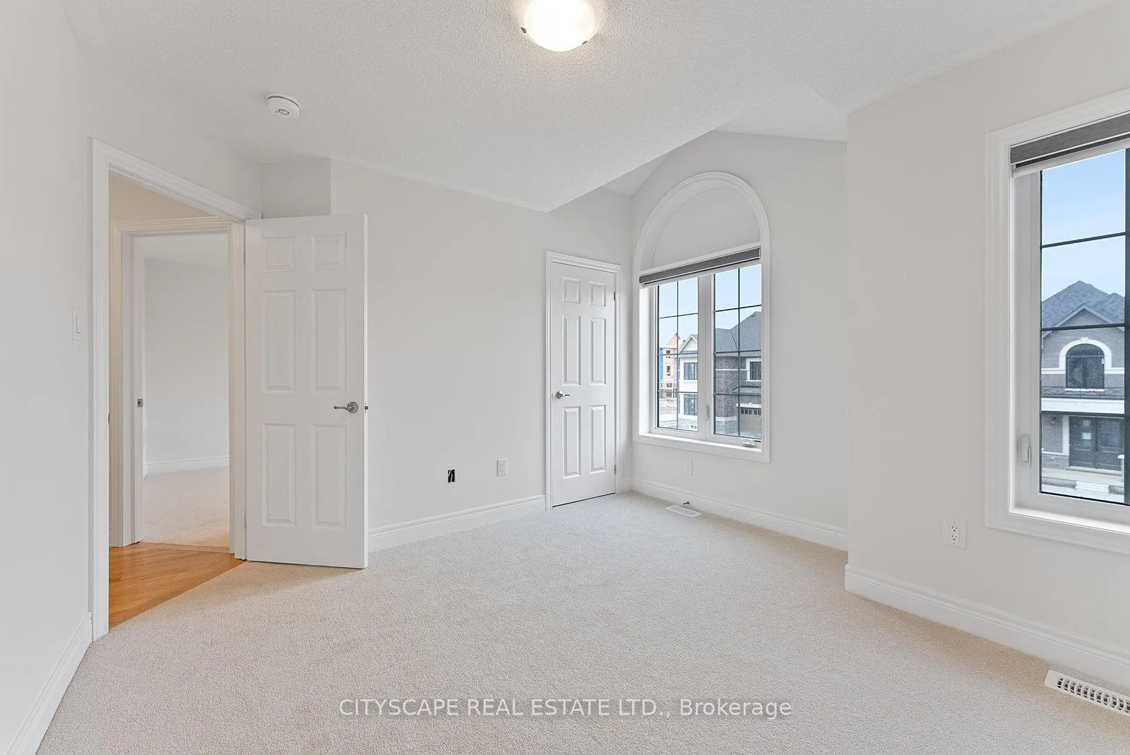 Photo 16 of 90 Claremont Drive, Brampton, Sandringham-Wellington North — HOMEH