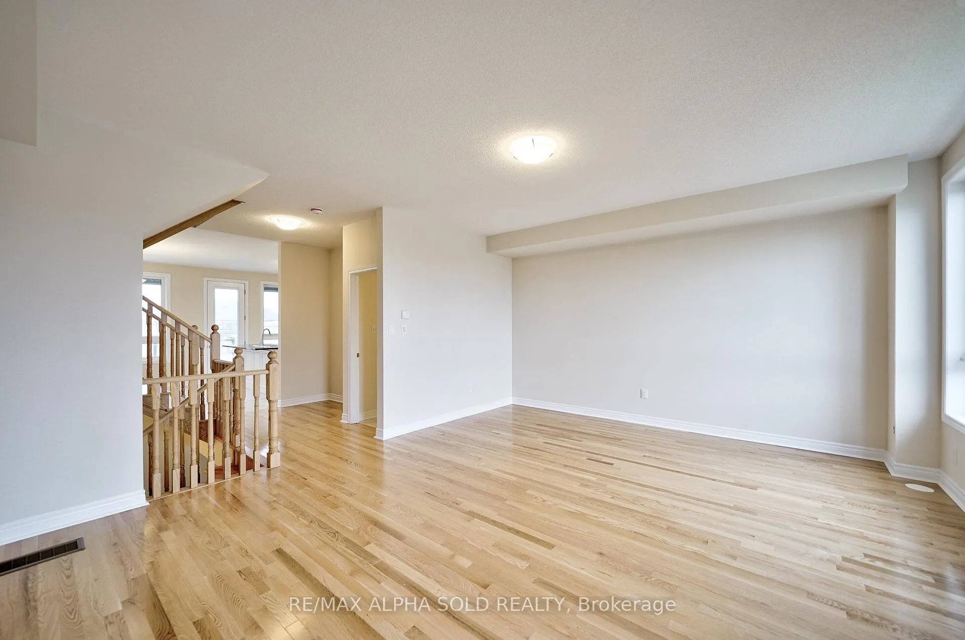 Photo 8 of Unit Upper, 85 Mumbai Drive, Markham, Middlefield — HOMEH